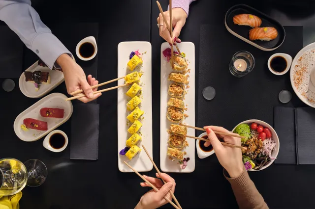 Smerige nieuwe Japanse trend: 'sushilikkers' terroriseren restaurants
