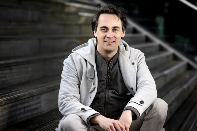 Alexander Klöpping laat zien hoe AI stemacteurs werkloos gaat maken