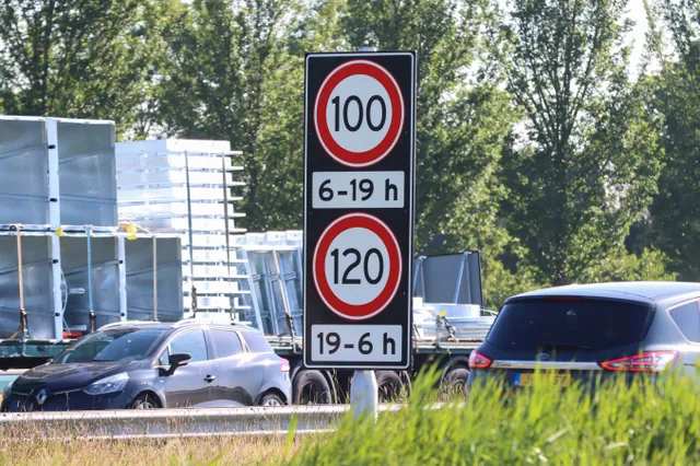 Bijzondere verkeersregels in Europa: in Denemarken verplicht onder auto kijken voor het wegrijden