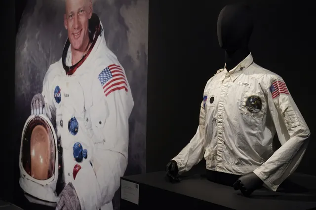Op zoek naar een stukje historie? Maanreiziger Buzz Aldrin veilt unieke spullen