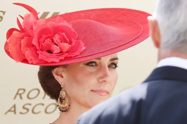 Queen Elizabeth vond dat Kate echte baan moest zoeken: 'Frivole vertoningen rijkdom waren wansmakelijk'