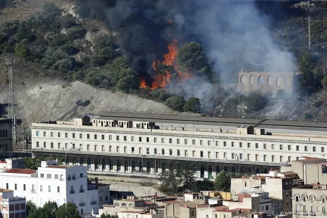Evacuaties in noordoosten Spanje door grote natuurbrand
