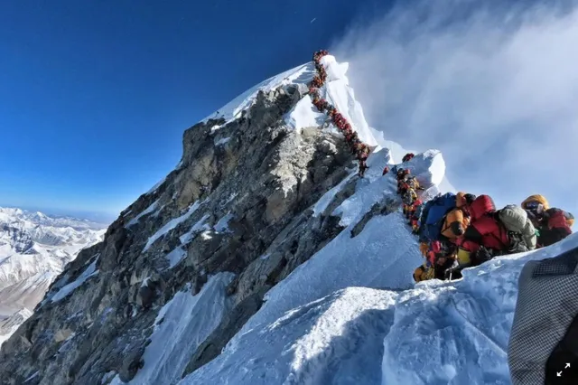 File voor de top van de Mount Everest