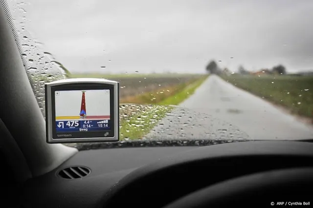 Windhoos veroorzaakt grote schade in Barendrecht, 2 gewonden