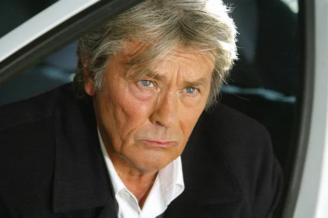 Tientallen wapens gevonden in huis Alain Delon