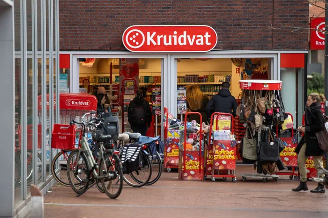 Einde aan '4000 kilometer plastic': Kruidvat doet iconische snoepzakken in de ban