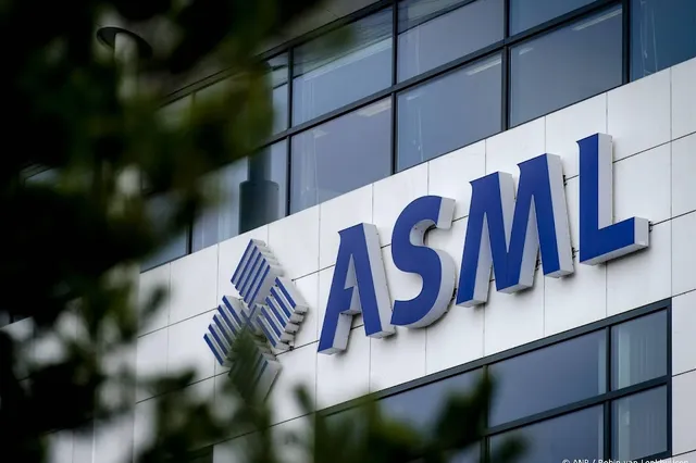 ASML doet zuiniger aan en neemt minder nieuw personeel aan