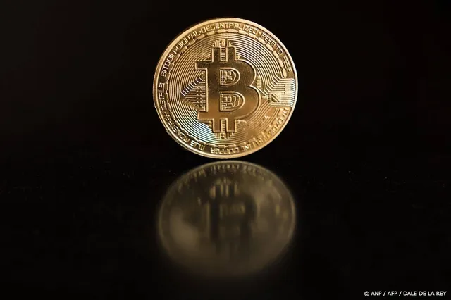 Bitcoin onder 54.000 euro (57.000 dollar) na slechtste maand sinds 2022