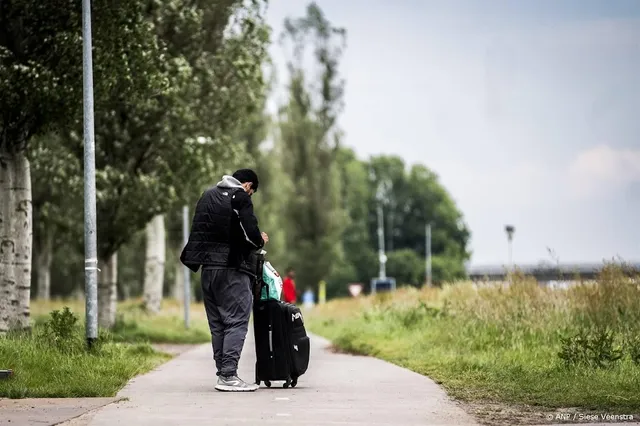 In 2023 kwam 17 procent minder migranten naar Nederland