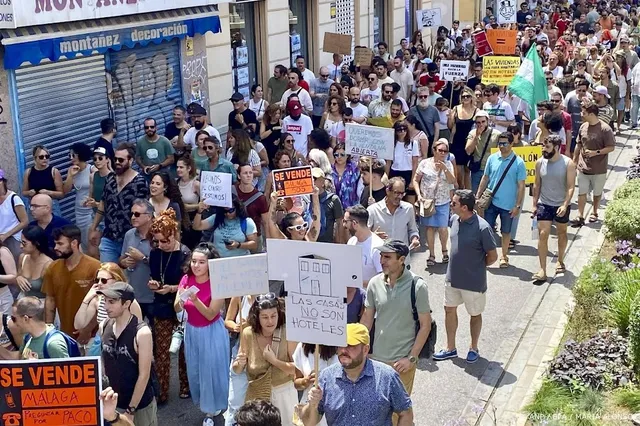 Málaga protesteert massaal tegen massatoerisme