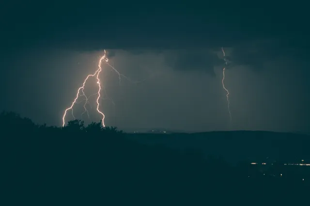 Wat je (niet) moet doen bij onweer