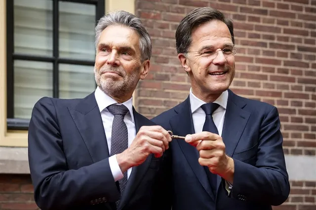 Rutte heeft sleutels Torentje overhandigd aan opvolger Schoof