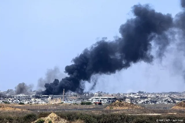 Tientallen slachtoffers gemeld na luchtaanval op tentenkamp Gaza