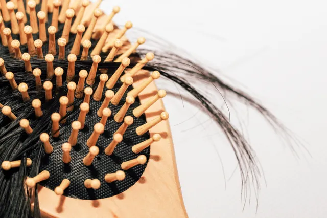 Dit doet de menopauze met je huid en met je haar