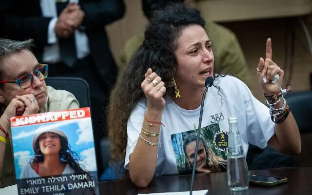 Zus van gijzelaar waarschuwt  dat haar zusje zwanger uit Gaza kan komen