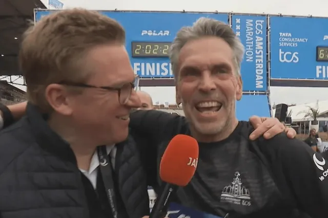 Zien: Premier Schoof rent halve marathon Amsterdam onder schuilnaam: "Hey Dickie, hey Schoofie”