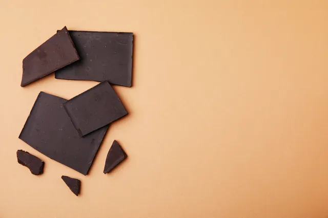 Hoe gezond is onbeperkt donkere chocolade eten echt?