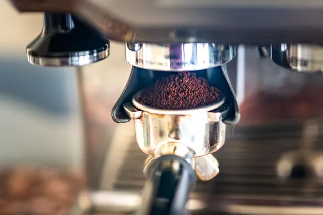 Wetenschappers ontdekken dat we koffiedik voor iets heel nuttigs kunnen gebruiken