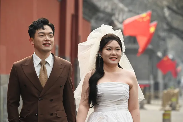 Aantal huwelijken in China stort in: jongeren willen niet meer trouwen en kinderen krijgen