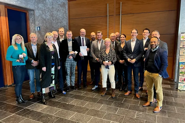 Gemeente ondertekent akkoord voor dementievriendelijke gemeente