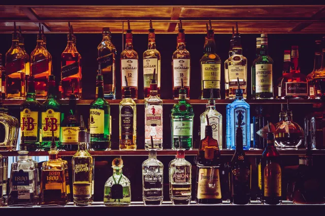 Waar is whisky het goedkoopst? Tips om geld te besparen voor beginnende drinkers