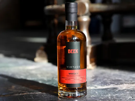 Beek Spirits onthult Dutch Blended Whisky met Calvados finish