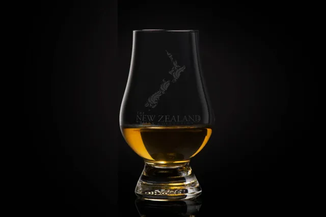Deze bekende acteurs drinken whisky om te vieren dat ze nog in leven zijn