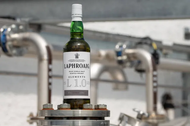 Laphroaig creëert onverwachte nieuwe Elements 1.0 whisky