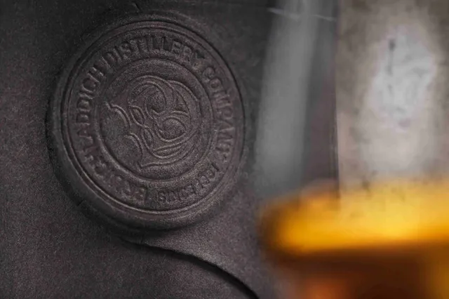 Update -Bruichladdich onthult snel een 18- en 30-jarige single malt whisky