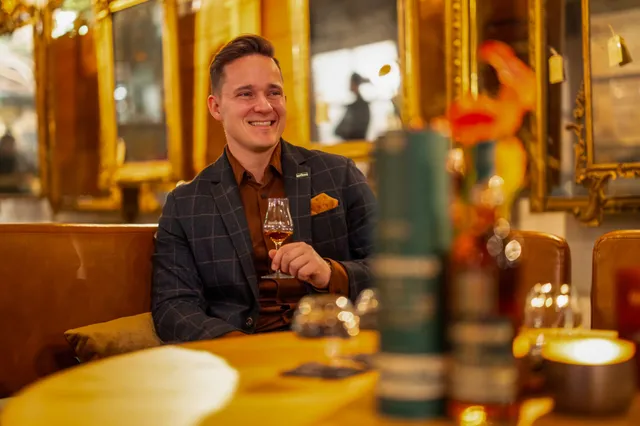 Nathan de Bruin is verliefd op Schotland én whisky: 'Dan laat ik al mijn stress en problemen achter me'