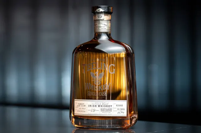 Deze Ierse distilleerderij onthult een speciale whiskey uit een ash cask