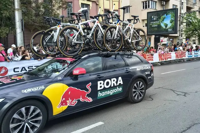 giro-d-italia-2026-sofia-redbull-bora-hansgrohe-team-car-02-6a4d17fe81122