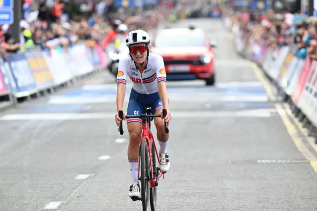 "Dit is na 15 jaar als prof mijn eerste botbreuk" - Pech voor Lizzie Deignan na vervelende valpartij in de Ronde van Vlaanderen