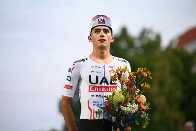 Late aanval bezorgt Isaac del Toro eerste profzege in tweede etappe Tour Down Under