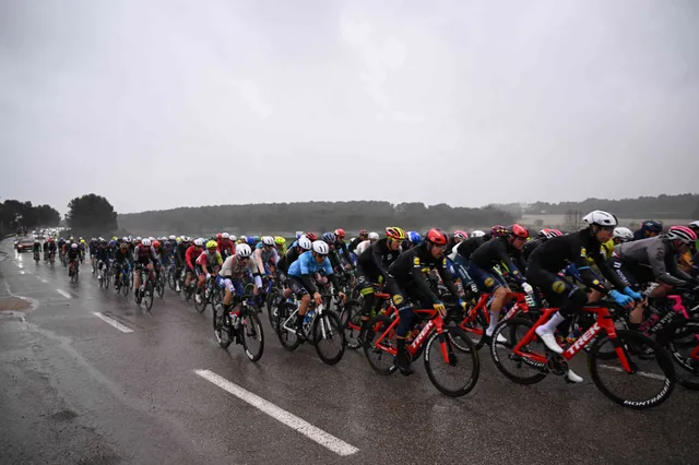 Hevige regen dwingt organisatie van Tour of Oman om etappe 3 in te korten tot 76 kilometer