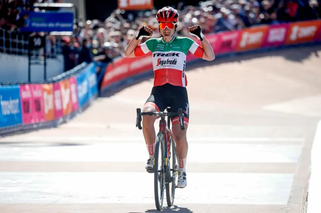 Elisa Longo Borghini wint de Ronde van Vlaanderen WE voor Katarzyna Niewiadoma en Shirin van Anrooij