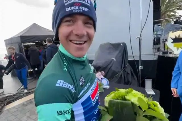 VIDEO: "Ik voel me net Mark Cavendish" - Remco Evenepoel reageert op het pakken van de groene trui in Parijs-Nice