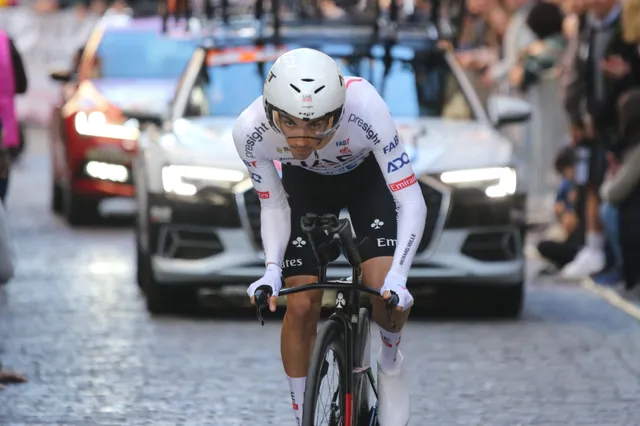 "Ik voelde me niet geweldig en het was behoorlijk pijnlijk" - Juan Ayuso wint tijd op al zijn rivalen in tijdrit Tour de in Romandie