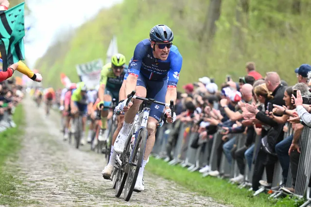 "Ik was helemaal uitgeput in de finale" - Stefan Küng blij met vijfde plaats in Parijs-Roubaix ondanks dat hij niet mee kon doen voor het podium