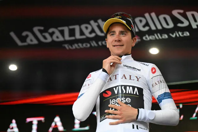 Cian Uijtdebroeks is ziek en verliest tijd in etappe 10 van de Giro d'Italia: "Ik hoop dat het niet erger wordt"