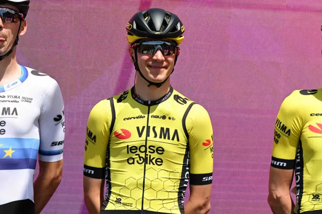 "Er is één iemand die op een andere planeet rijdt" - Cian Uijtdebroeks na openingsweek nog steeds in gevecht voor het podium in de Giro d'Italia