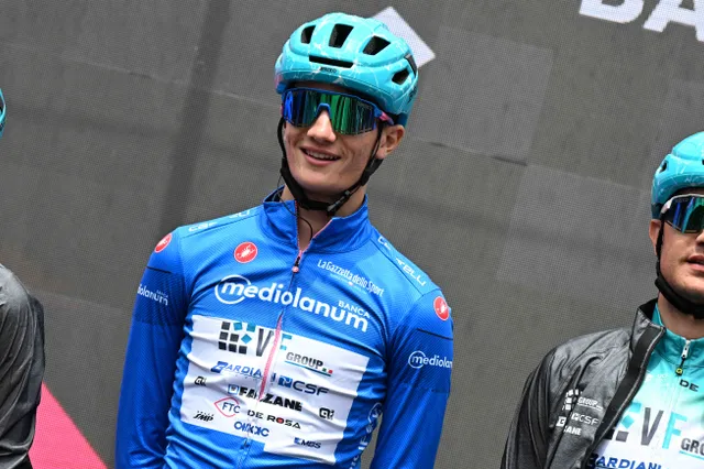 "Ik heb de etappe niet gewonnen zoals ik had gehoopt, maar ik denk dat de tijd aan mijn kant staat" - Giulio Pellizzari maakt opnieuw indruk in etappe 20 van debuut Giro d'Italia