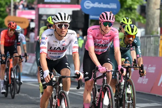 Tadej Pogacar besloot om zich in te houden op explosieve dag in de Giro: "Uiteindelijk riskeer je meer gevaar dan je kunt winnen"
