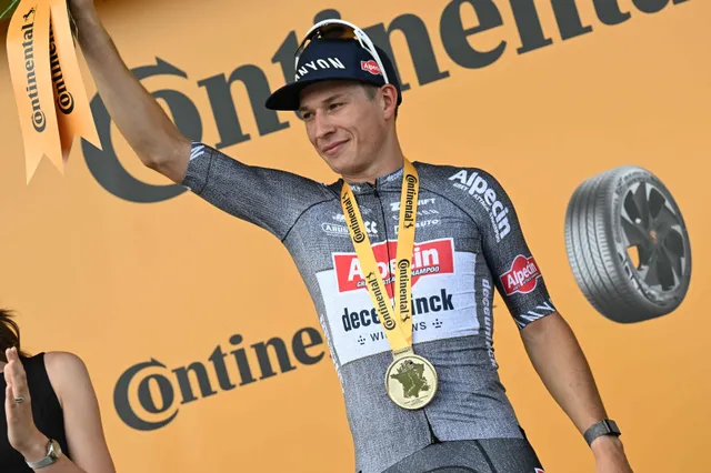 "Ik bleef er zelf in geloven" - Jasper Philipsen verrast zichzelf met sprintzege na krankzinnige dag in de Tour de France