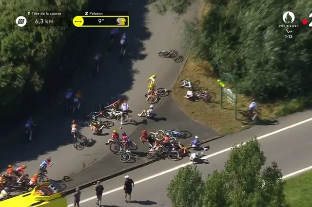 VIDEO: De valpartij waardoor Demi Vollering haar gele trui verliest in de Tour de France Femmes 2024