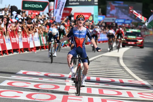 Eddie Dunbar boekt spectaculaire tweede ritzege in Vuelta a Espana na een spannende etappe; strijd om podium nog niet gestreden