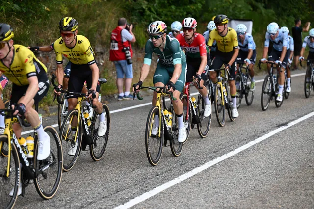 Wout van Aert behoudt voorsprong in het bergklassement na krachtmeting op Cuitu Negru: "Maar vandaag voelde ik me zeker geen goede klimmer"