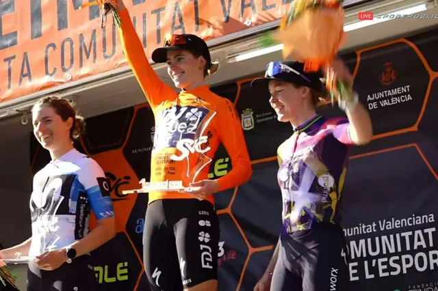"De meiden zijn altijd om me heen. Dat is leuk" - Demi Vollering vol lof over ploegmaats na eindzege in eerste wedstrijd voor FDJ - Suez