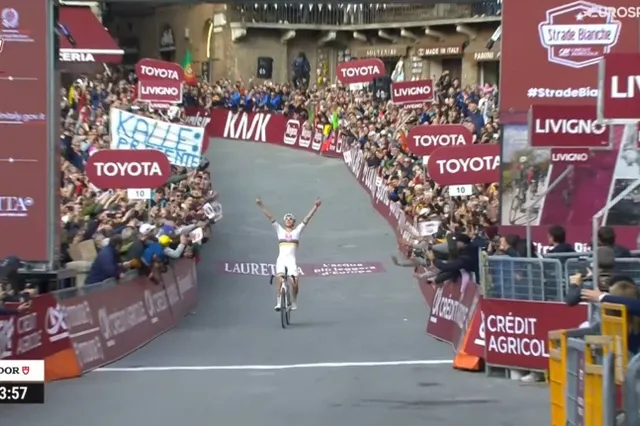 Tadej Pogacar vecht zich terug na valpartij en laat Pidcock achter zich voor de overwinning in Strade Bianche 2025