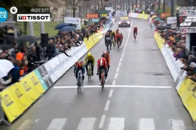 Mads Pedersen wint rit na een zware dag in Parijs-Nice; Visma laat peloton ontploffen terwijl Almeida en Martínez minuten verliezen